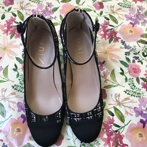 Unisa Tweed around Toe Ankle Strap. Size 8.5